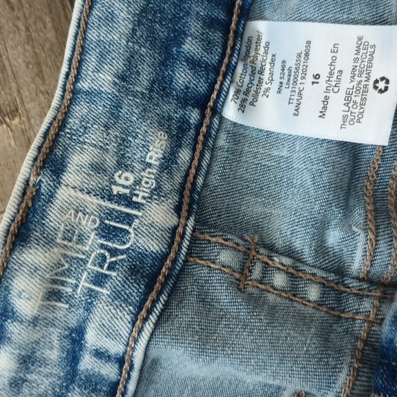 TIME AND TRU High Rise Denim Shorts - Picture 5 of 6